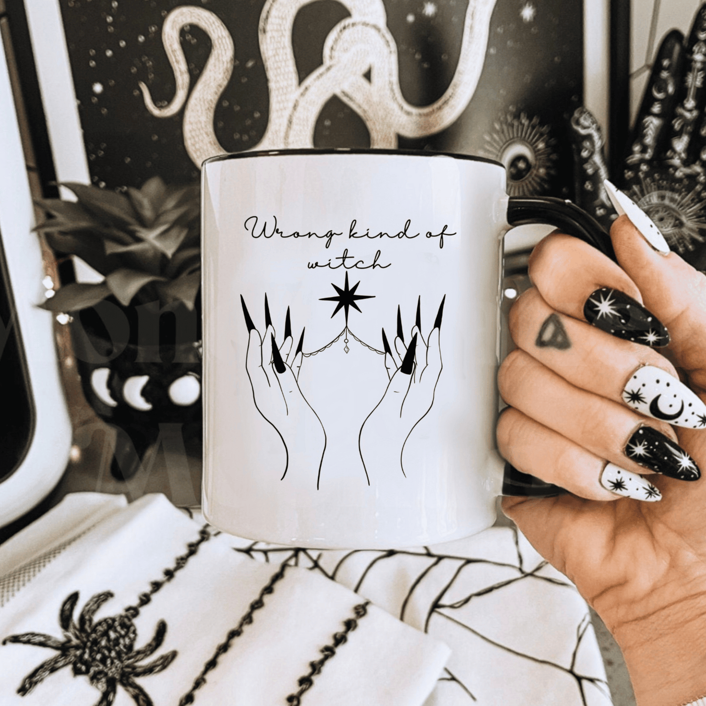 Throne of glass Manon Blackbeak "Wrong kind of witch" mug with black handle - officially licensed by Sarah J. Maas