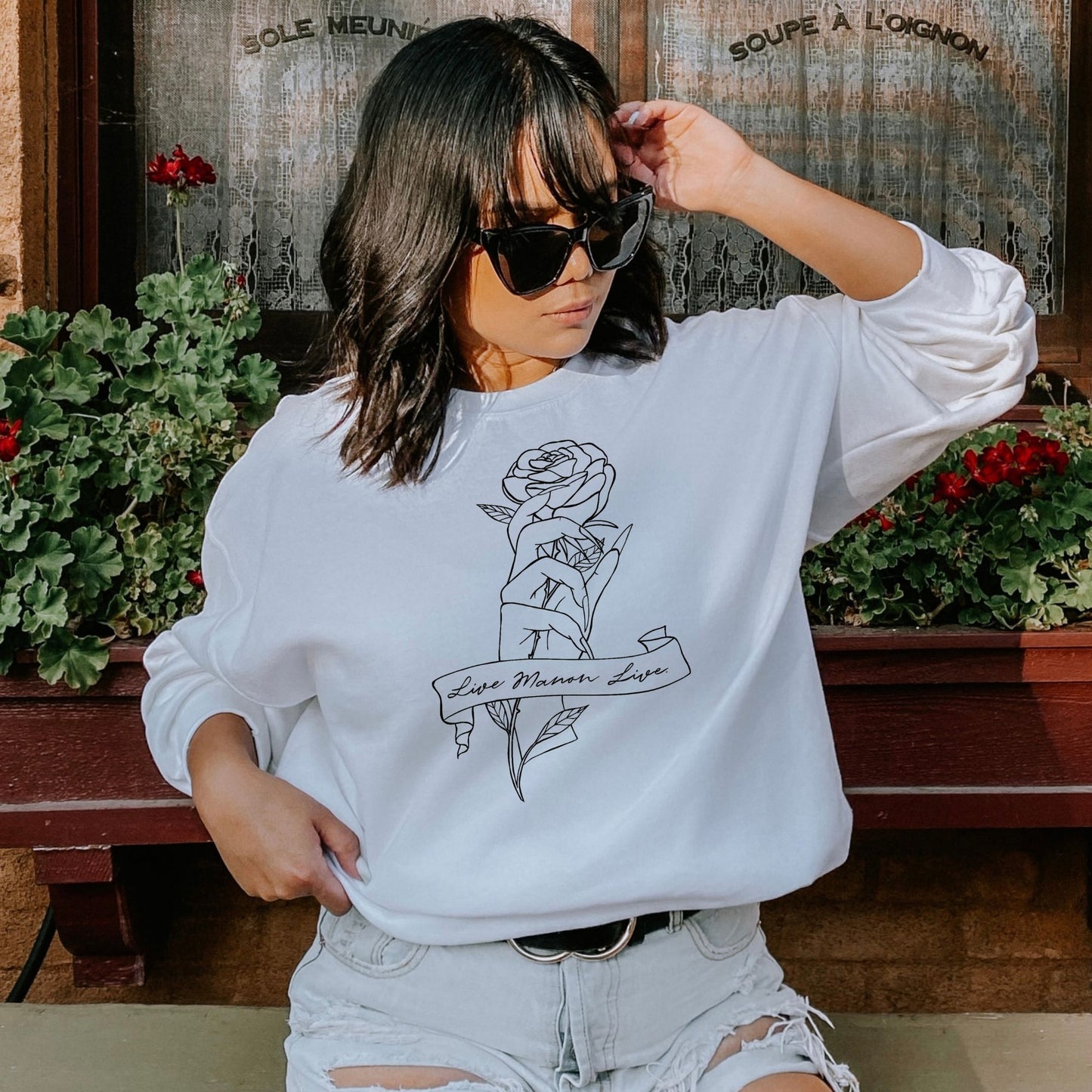 Throne of glass "Live, Manon, Live" officially licensed crewneck sweatshirt