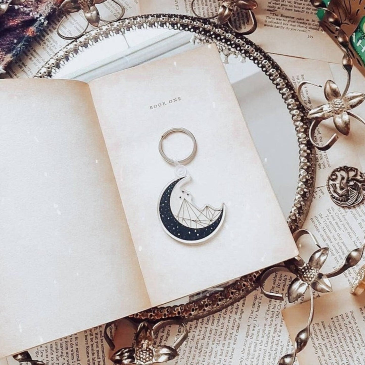 ACOTAR Velaris Night Court keyring - officially licensed by Sarah J. Maas
