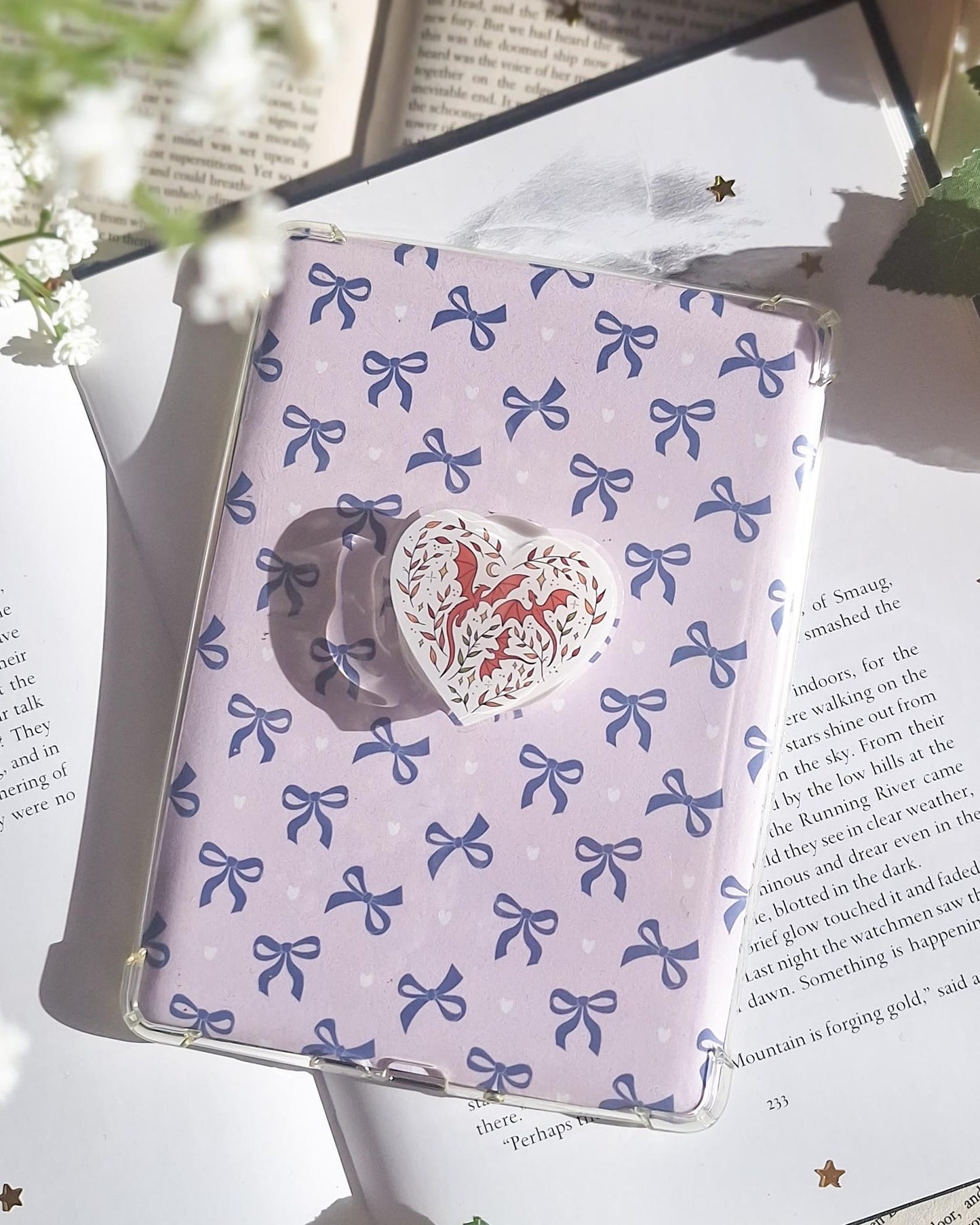 Heart shaped dragons acrylic kindle grip
