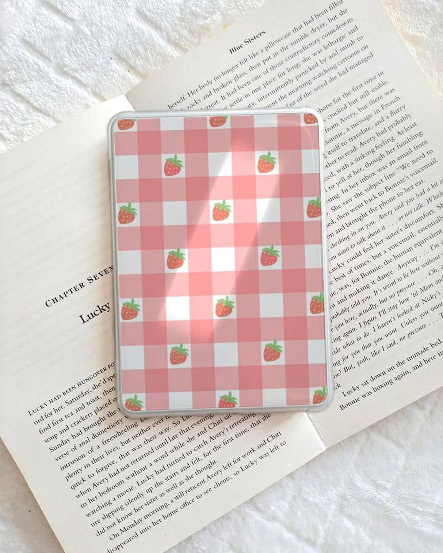 Gingham strawberry Kindle insert