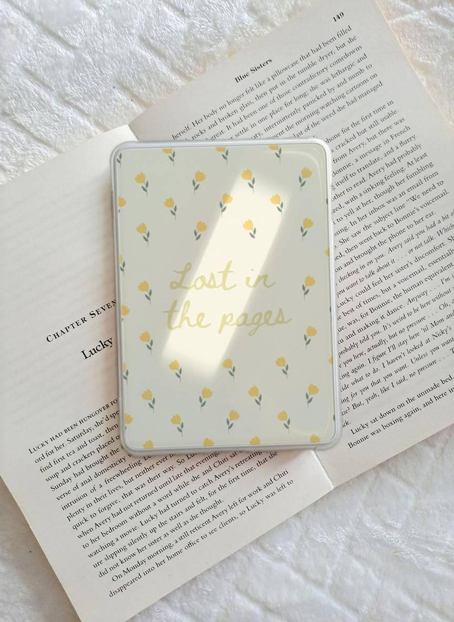 Yellow lost in pages tulip print Kindle insert