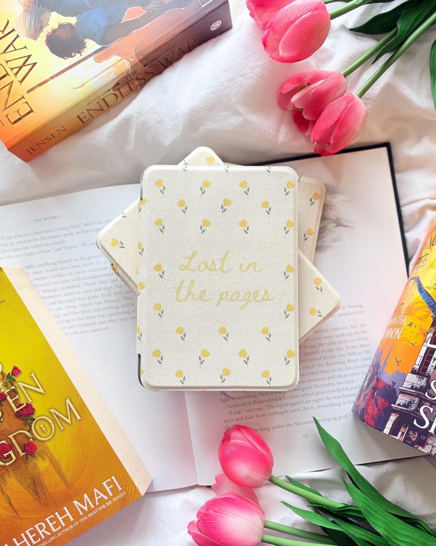 Lost in the pages kindle case