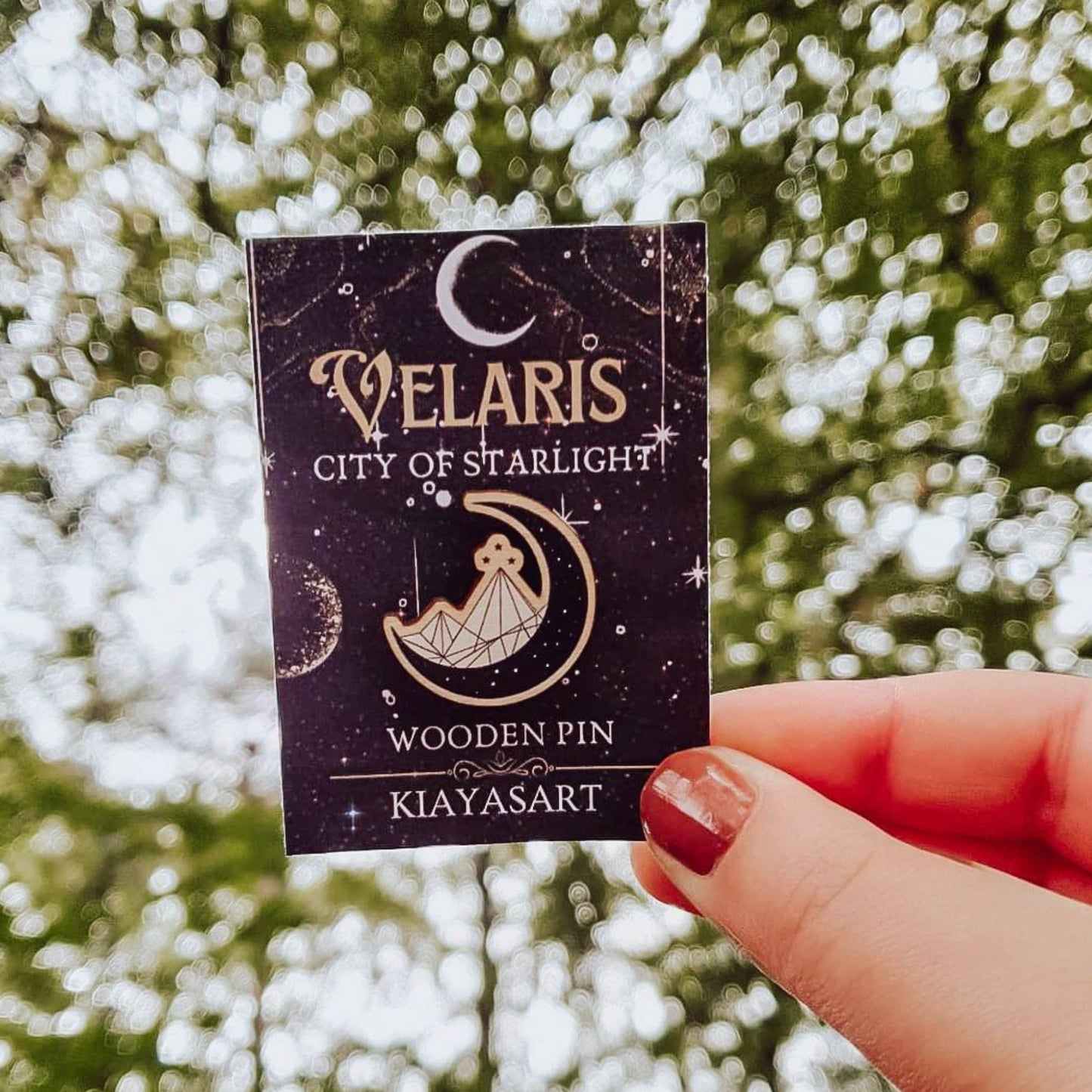 ACOTAR Velaris wooden pin - - officially licensed by Sarah J Maas